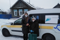 Мобильные бригады волгоградского региона доставляют жителей на вакцинацию