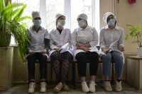 В Волгоградской области растет число вакцинированных от COVID-19 подростков