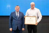 Губернатор Волгоградской области наградил почетной грамотой работников системы здравоохранения