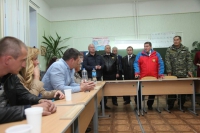 Губернатор Андрей Бочаров провел встречу с жильцами разрушенного дома